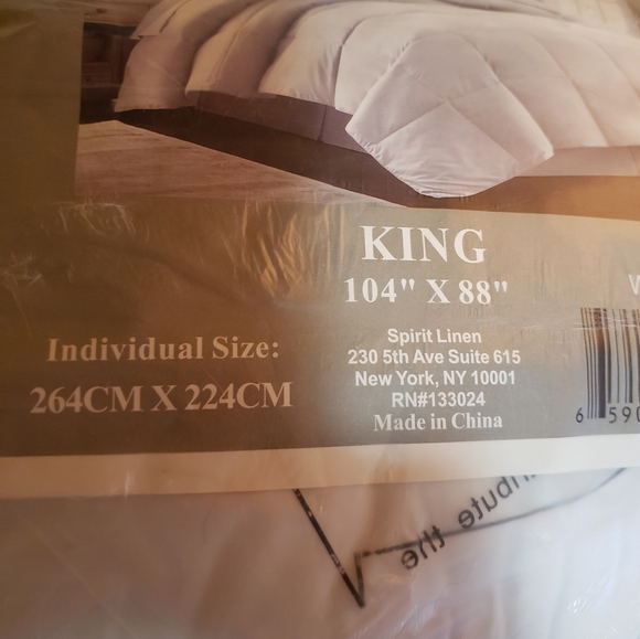 NEW KING SIZE 5TH AVENUE DOWN  COMFORTER $225 - Picture 6 of 6